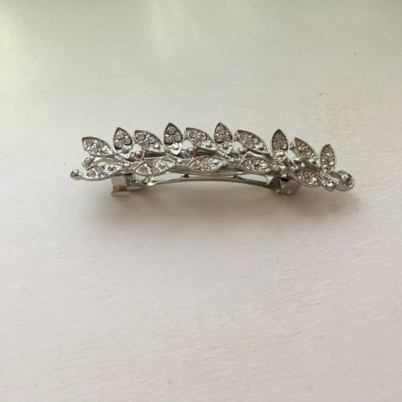 *SOLD* silver-coloured leaf barrette - Picture 2 of 3